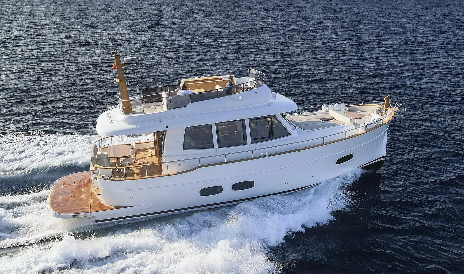Luxury yacht charter