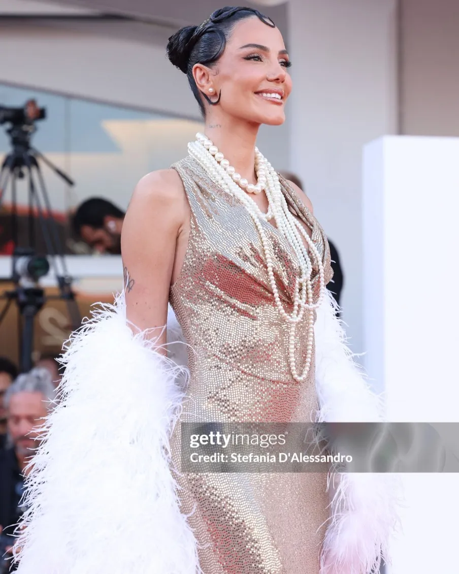 Red carpet glamour moment