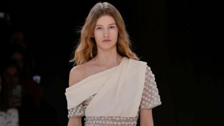 Chanel Couture: Tulle and Transparency Unveiled by Virginie Viard