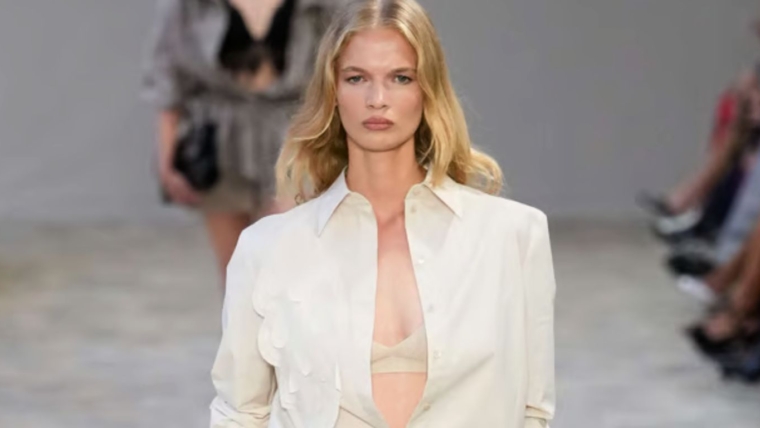 Alberta Ferretti S/S 2025: A Hymn to Lightness and Soft Femininity