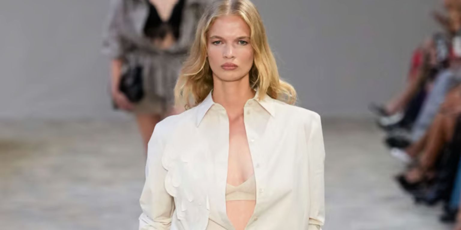 Alberta Ferretti S/S 2025: A Hymn to Lightness and Soft Femininity