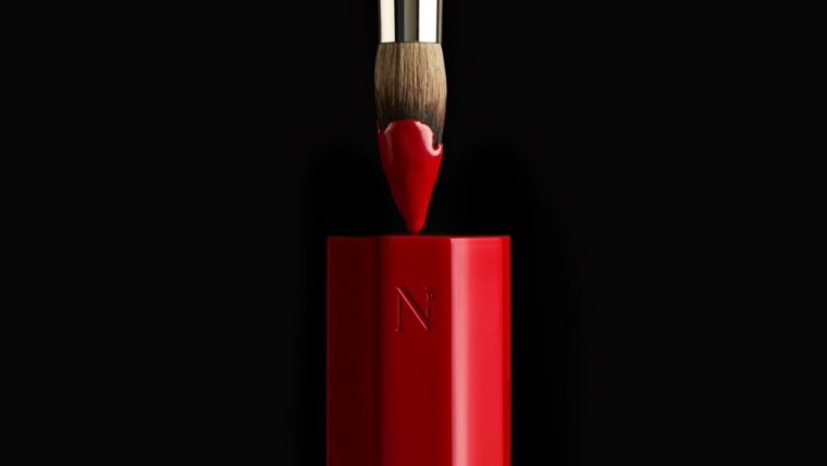 Noble Panacea’s Absolute Nourishing Lift Oil: A Limited-Edition Holiday Masterpiece in Red