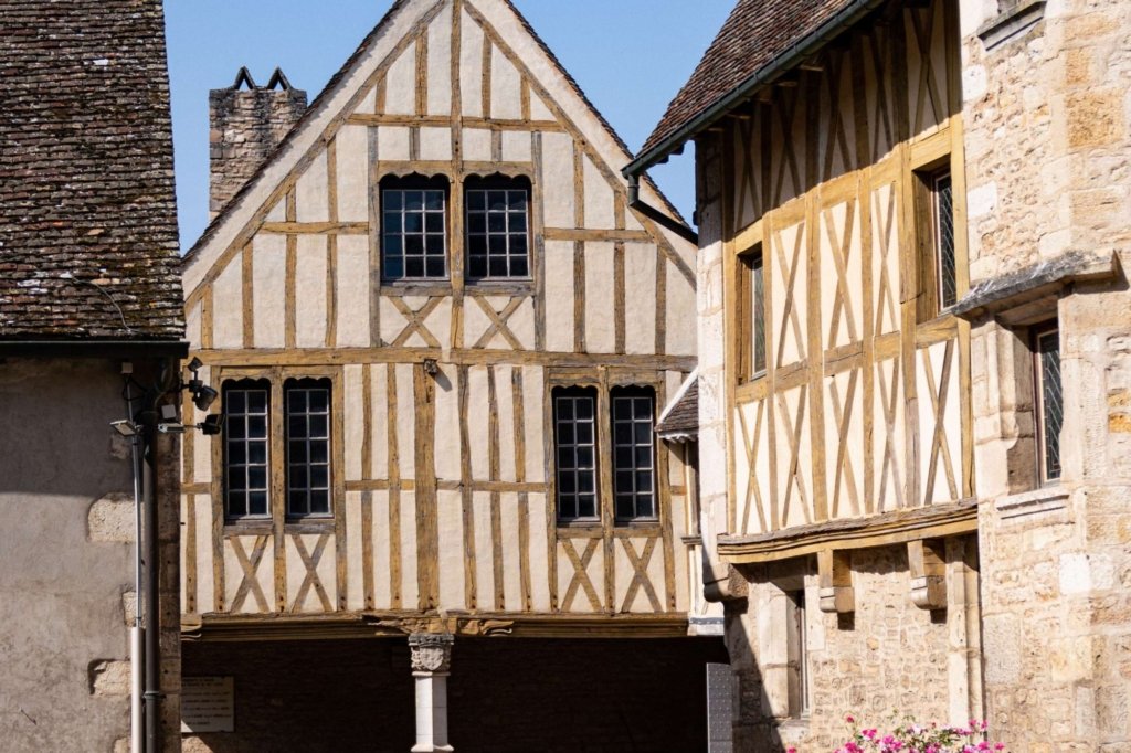 Burgundy Wine Tasting Tours Château de la Commaraine