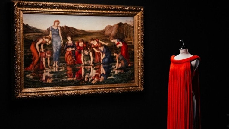 Art and Fashion in the Gulbenkian Collection Exhibition