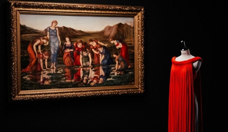 Art and Fashion in the Gulbenkian Collection Exhibition