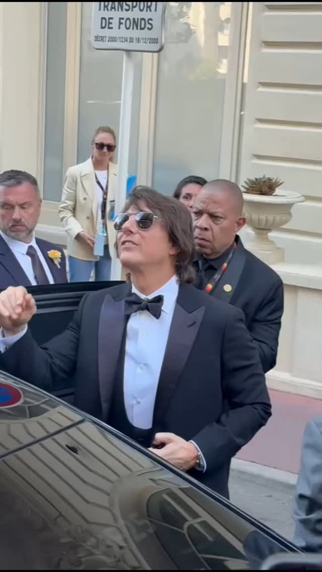 Tom Cruise on his way to Mission Impossible premiere 😃 

#cannesfilmfestival #festivaldecannes #missionimpossible #tomcruise 

@fashiontv @anna_neneman